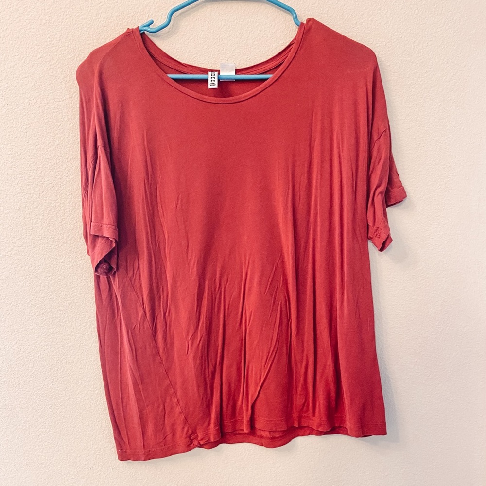 Burnt orange comfy tee